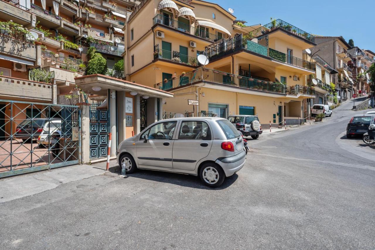Taormina Comfortable Apartment With Terrace المظهر الخارجي الصورة